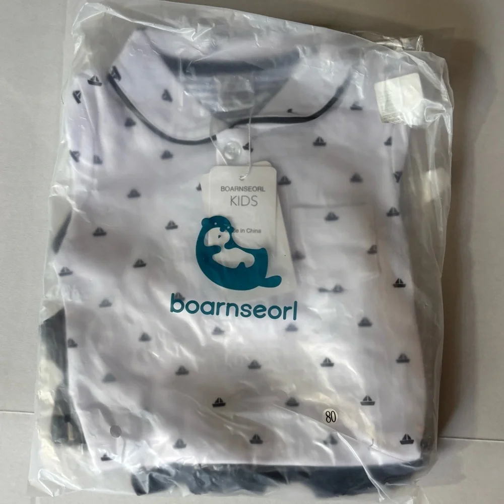 Boardnseorl 12-18 month 80cm. Sailboat navy shorts romper. Bow tie. Cotton/spand